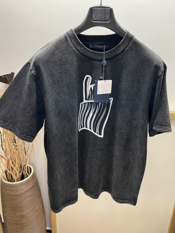 LV TSHIRT - Image 4