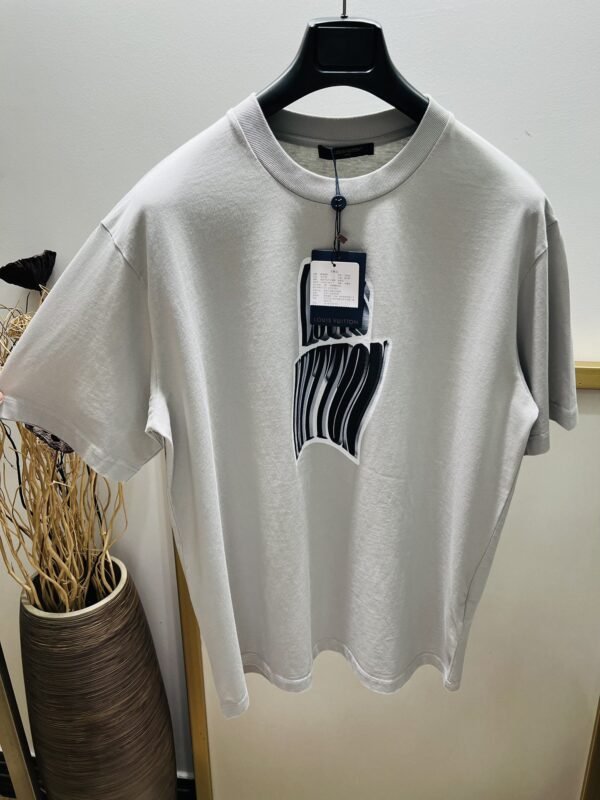 LV TSHIRT - Image 4