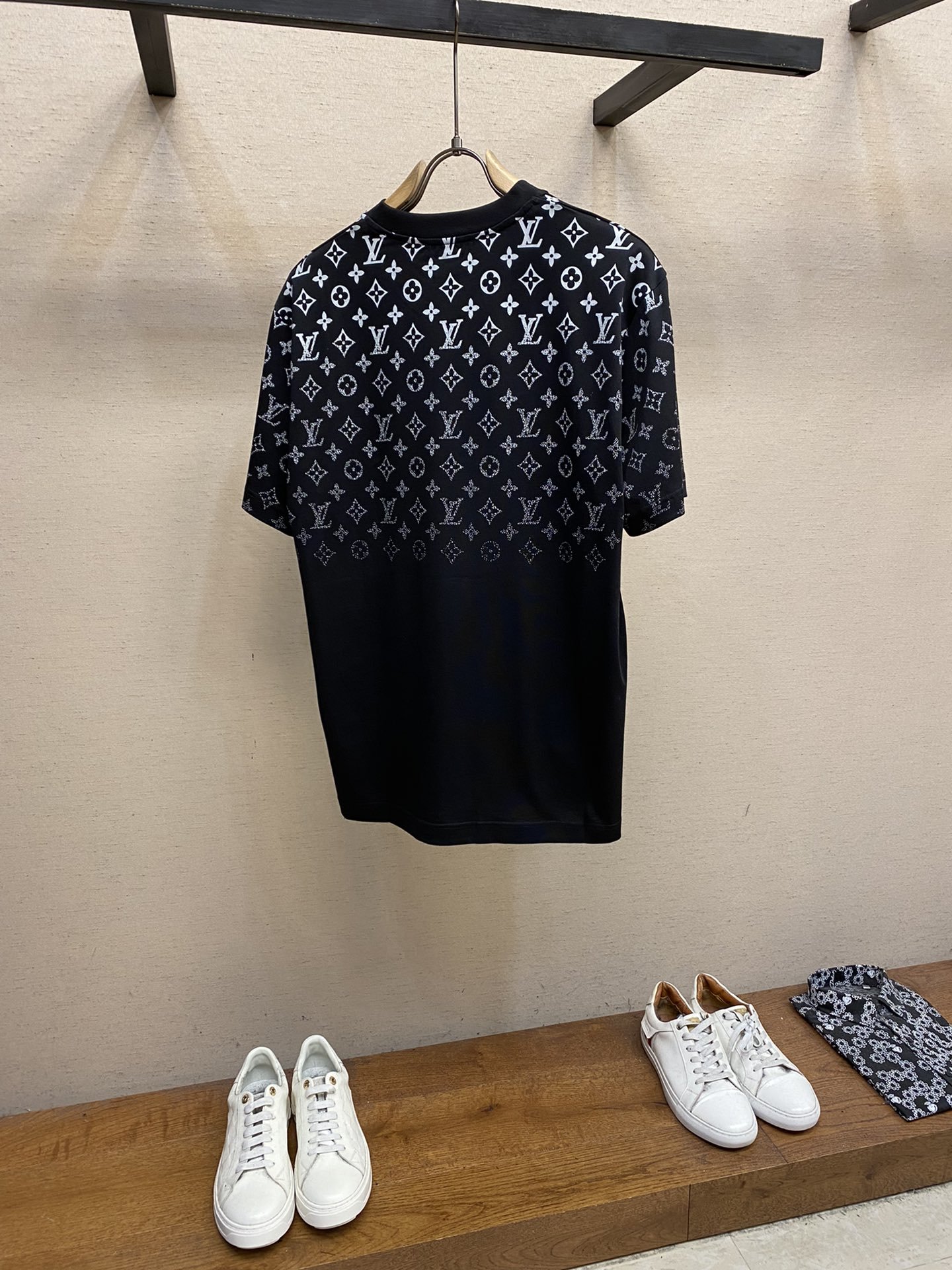 LV TSHIRT - Image 3