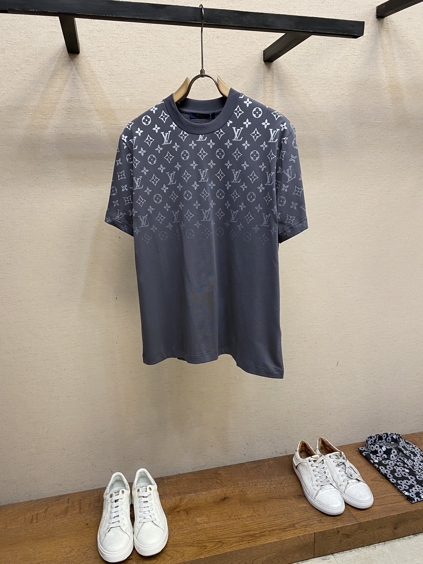 LV TSHIRT - Image 2
