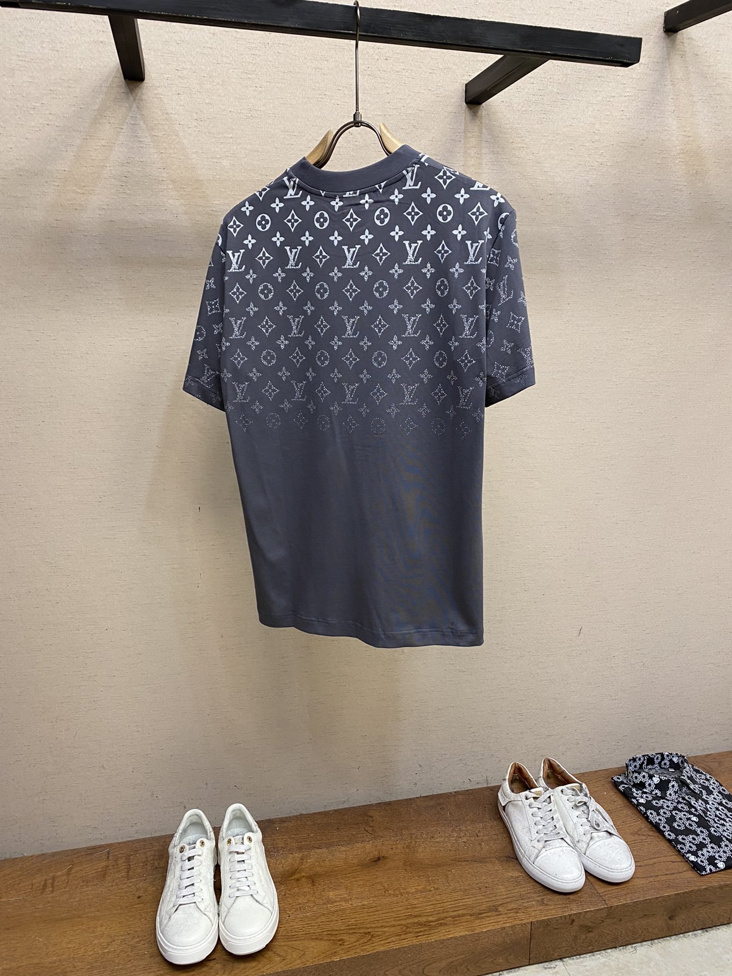 LV TSHIRT - Image 3