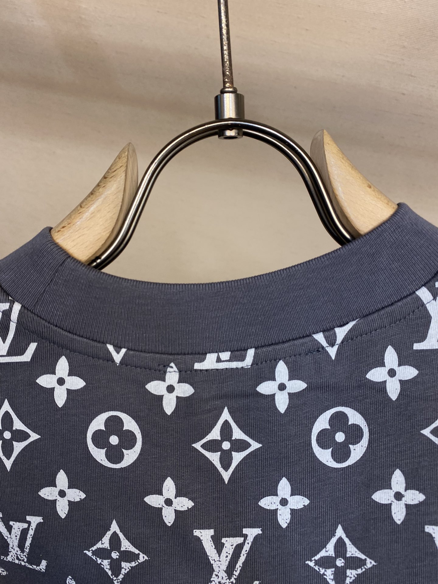 LV TSHIRT - Image 5