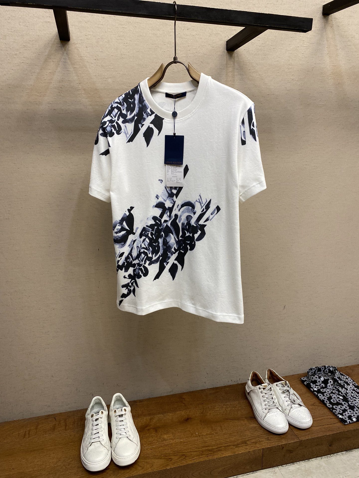 LV TSHIRT - Image 2