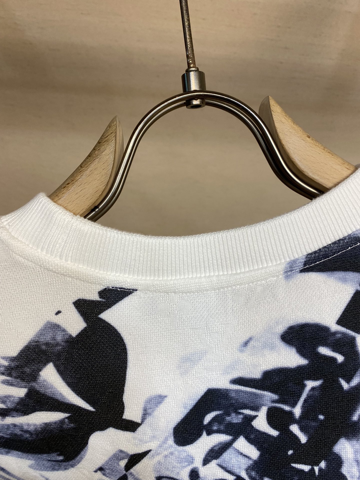 LV TSHIRT - Image 5
