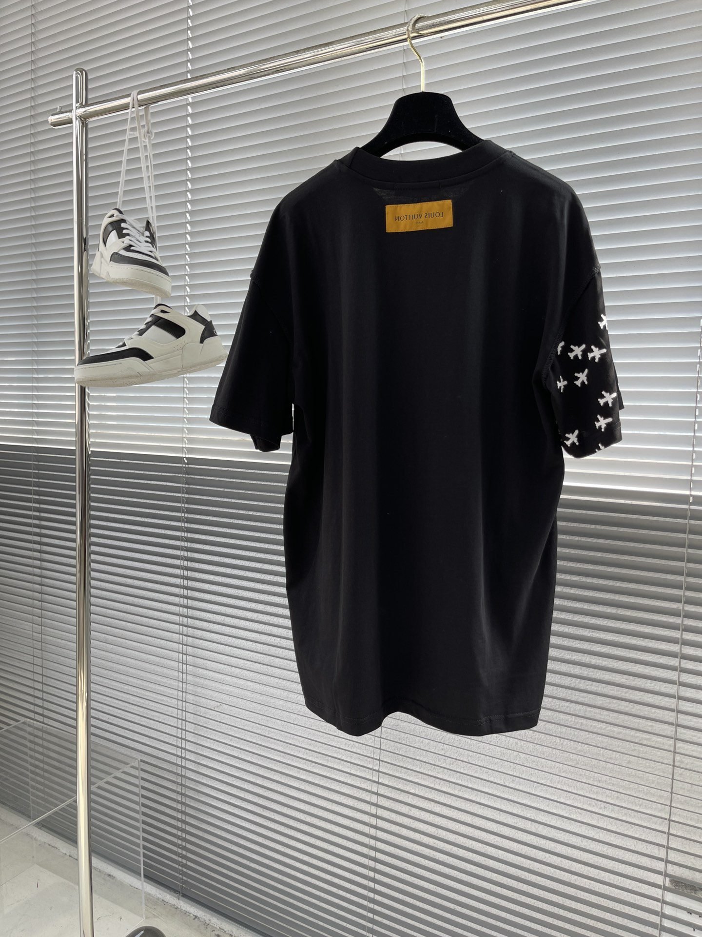 LV TSHIRT - Image 5