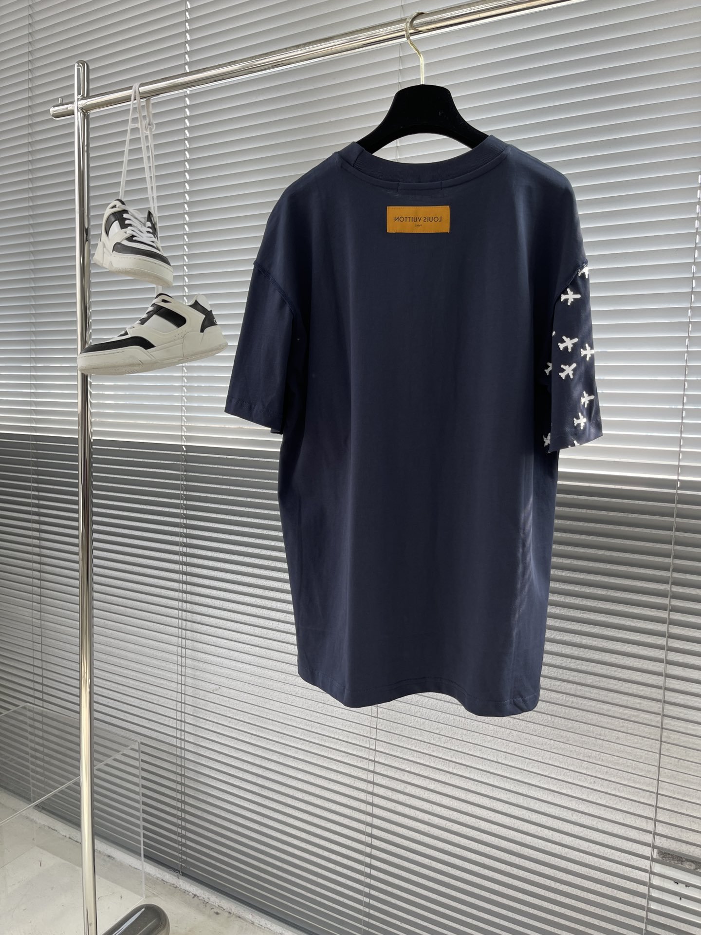 LV TSHIRT - Image 5
