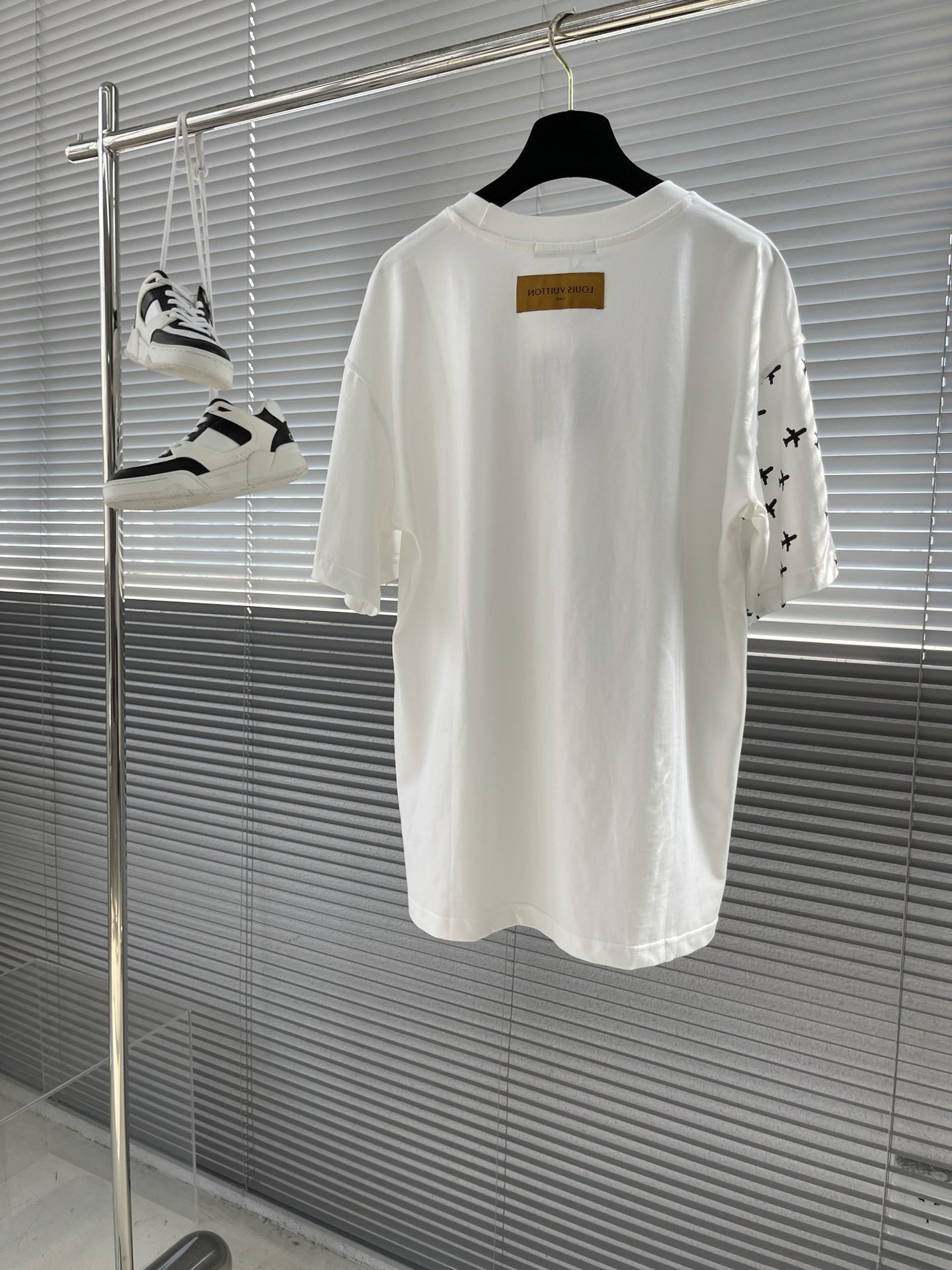 LV TSHIRT - Image 5