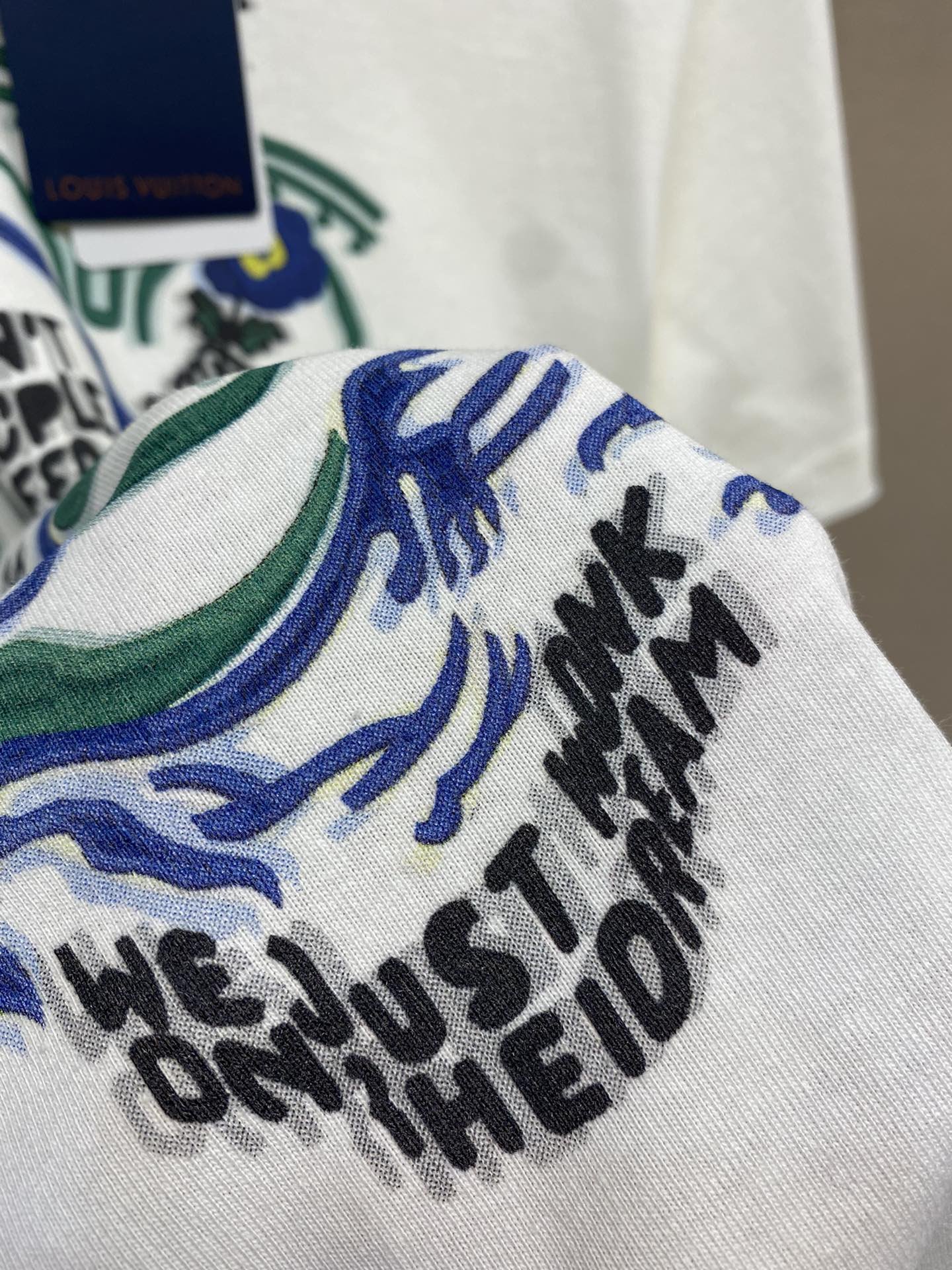 LV TSHIRT - Image 5