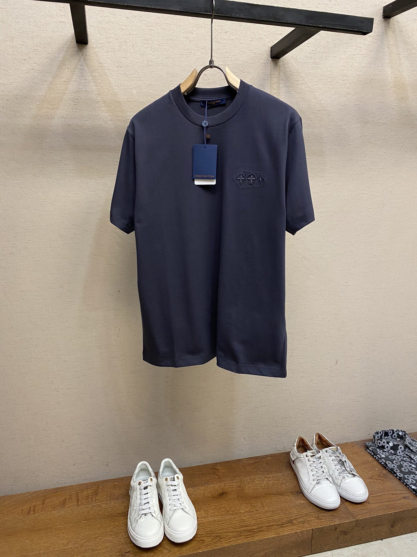 LV TSHIRT - Image 2