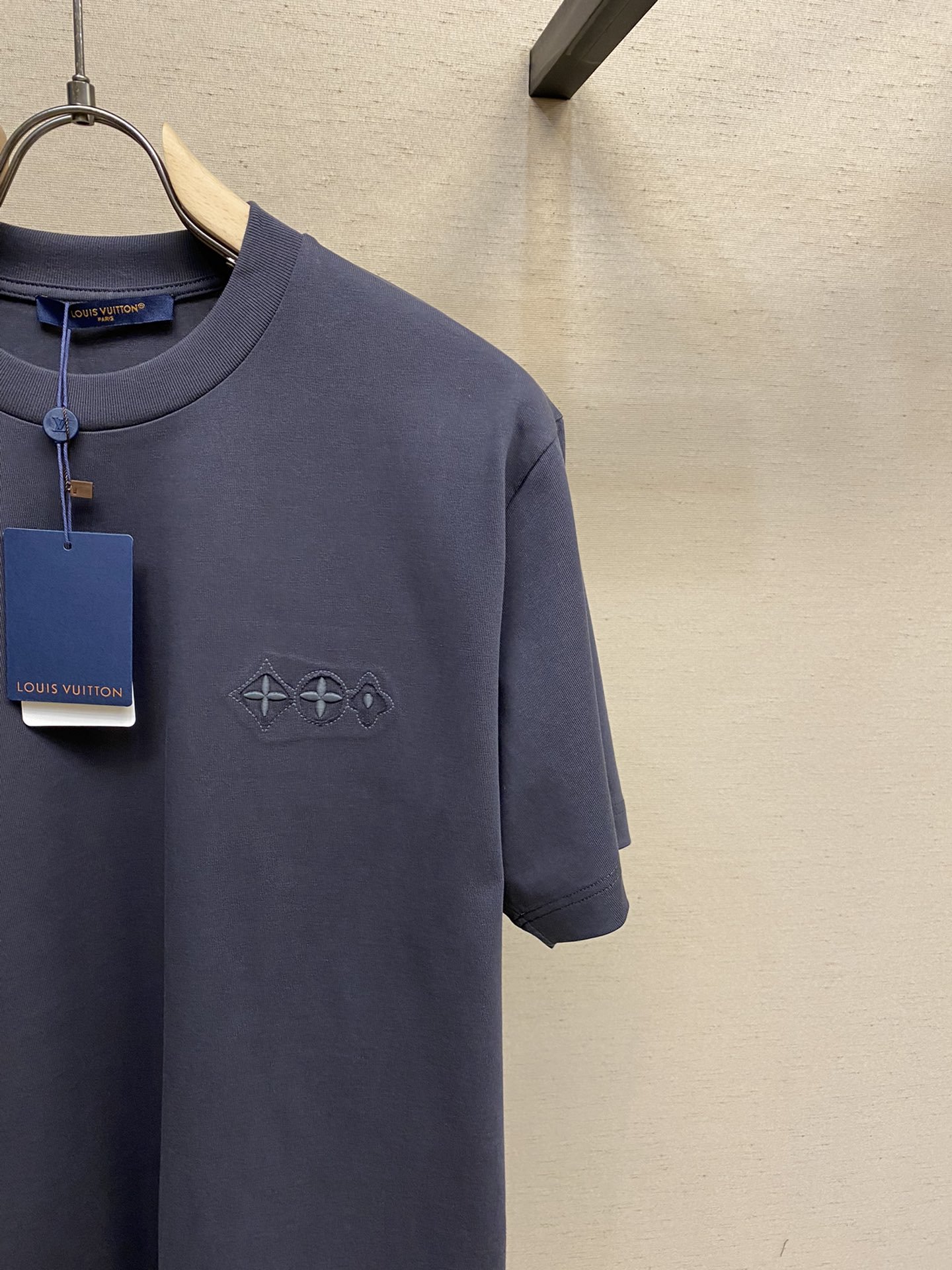 LV TSHIRT - Image 5