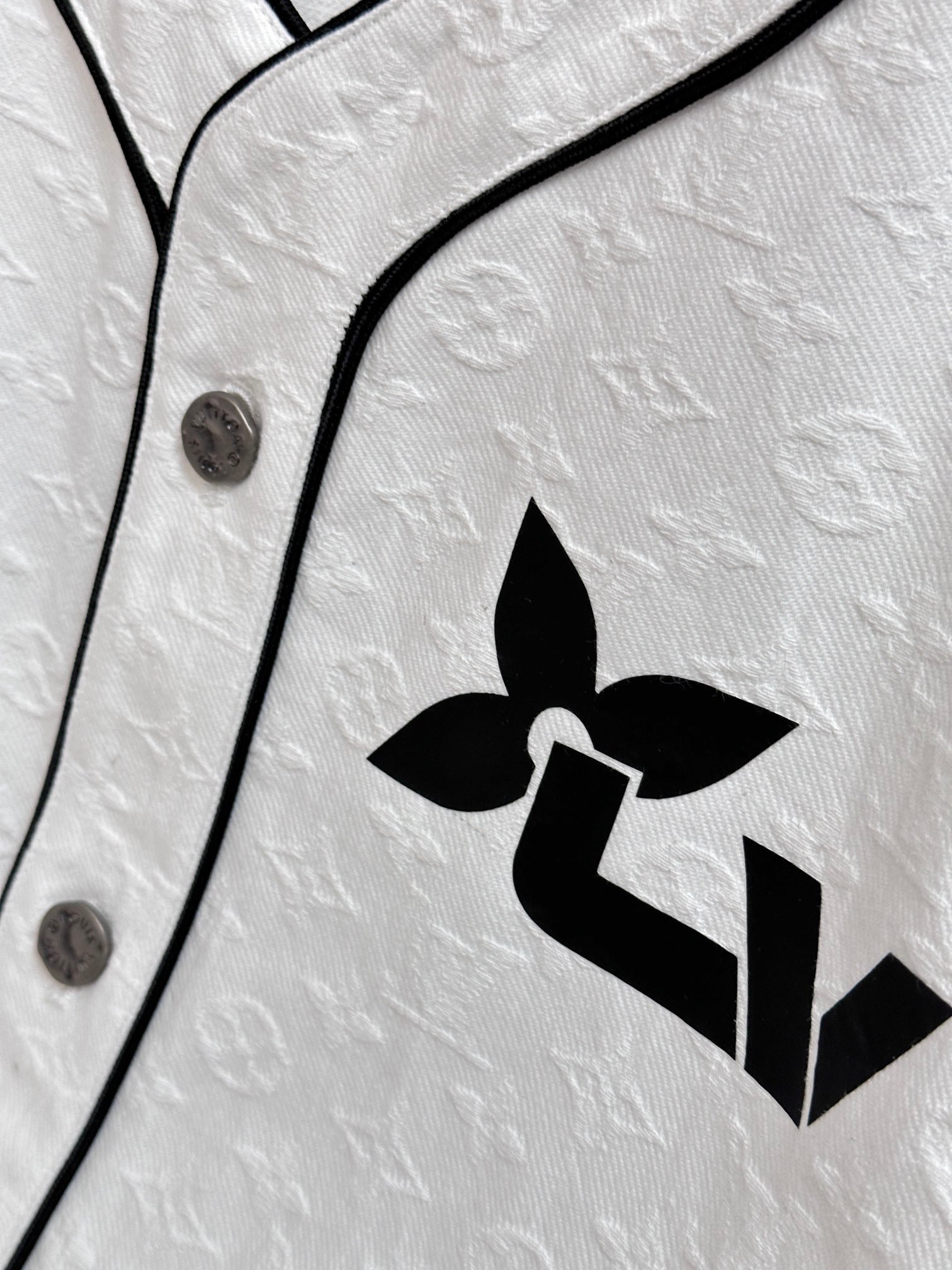 LV TSHIRT - Image 7