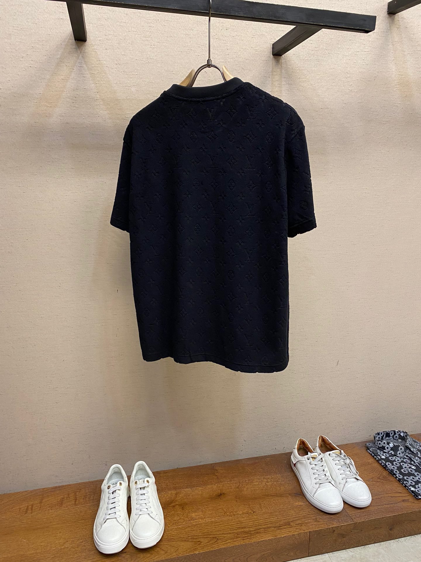 LV TSHIRT - Image 3
