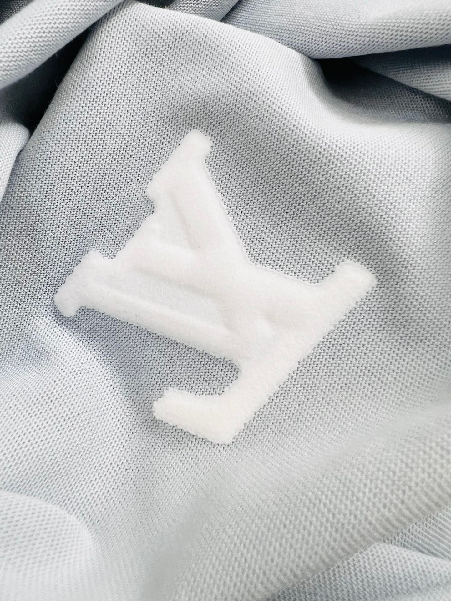 LV TSHIRT - Image 7