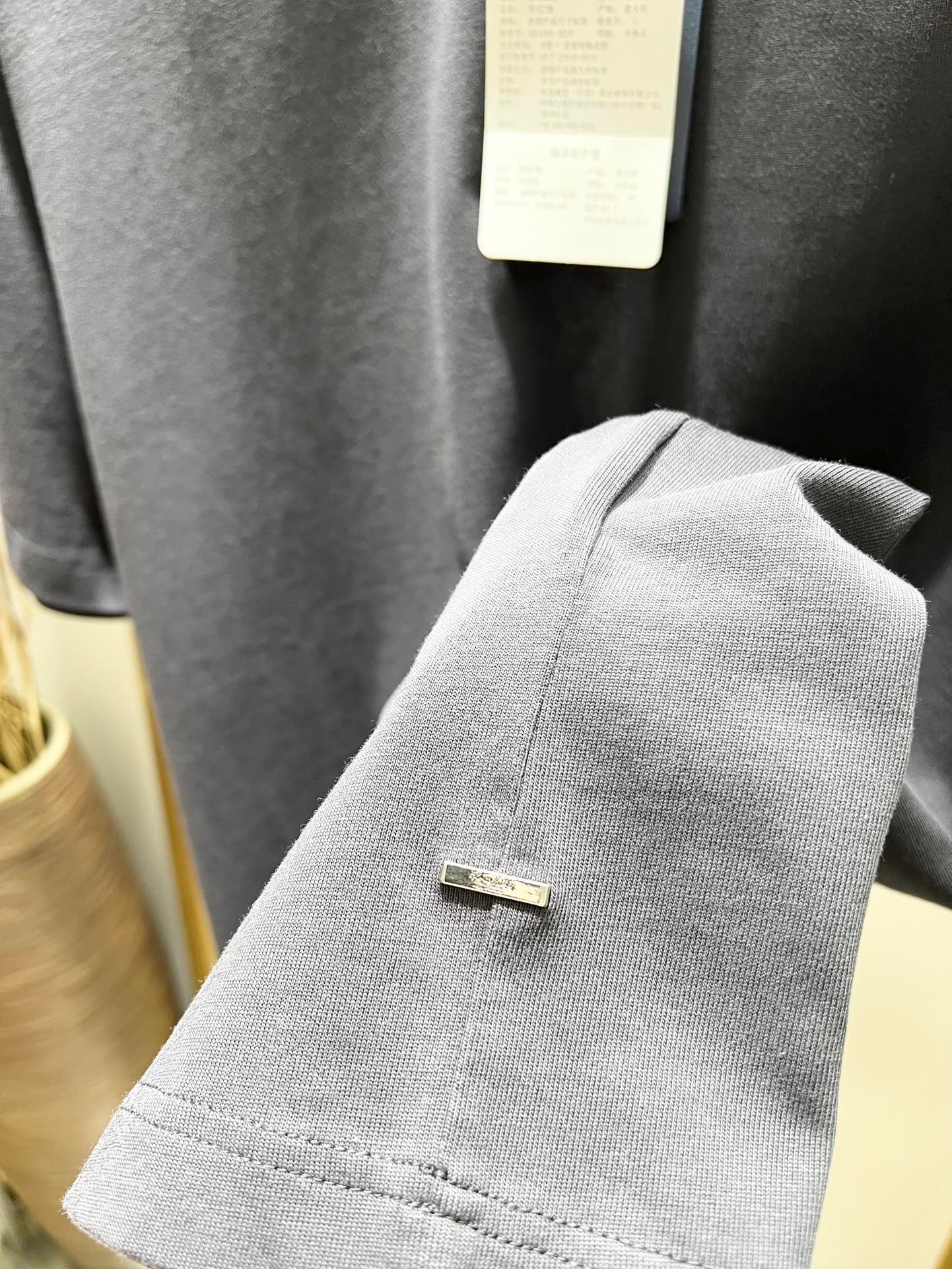 LV TSHIRT - Image 7