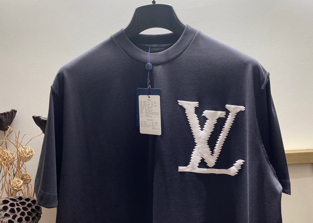 LV TSHIRT - Image 3
