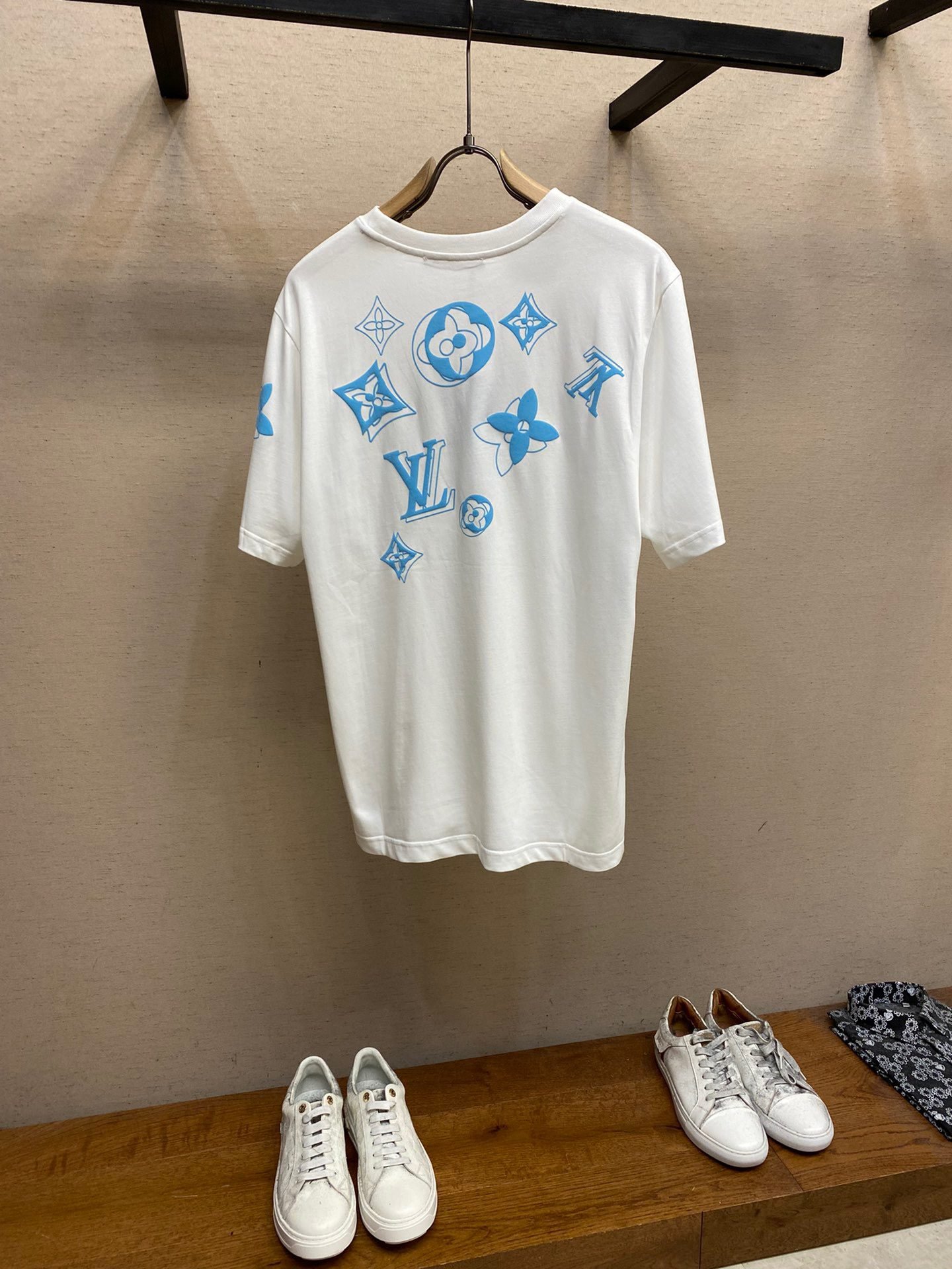 LV TSHIRT - Image 3
