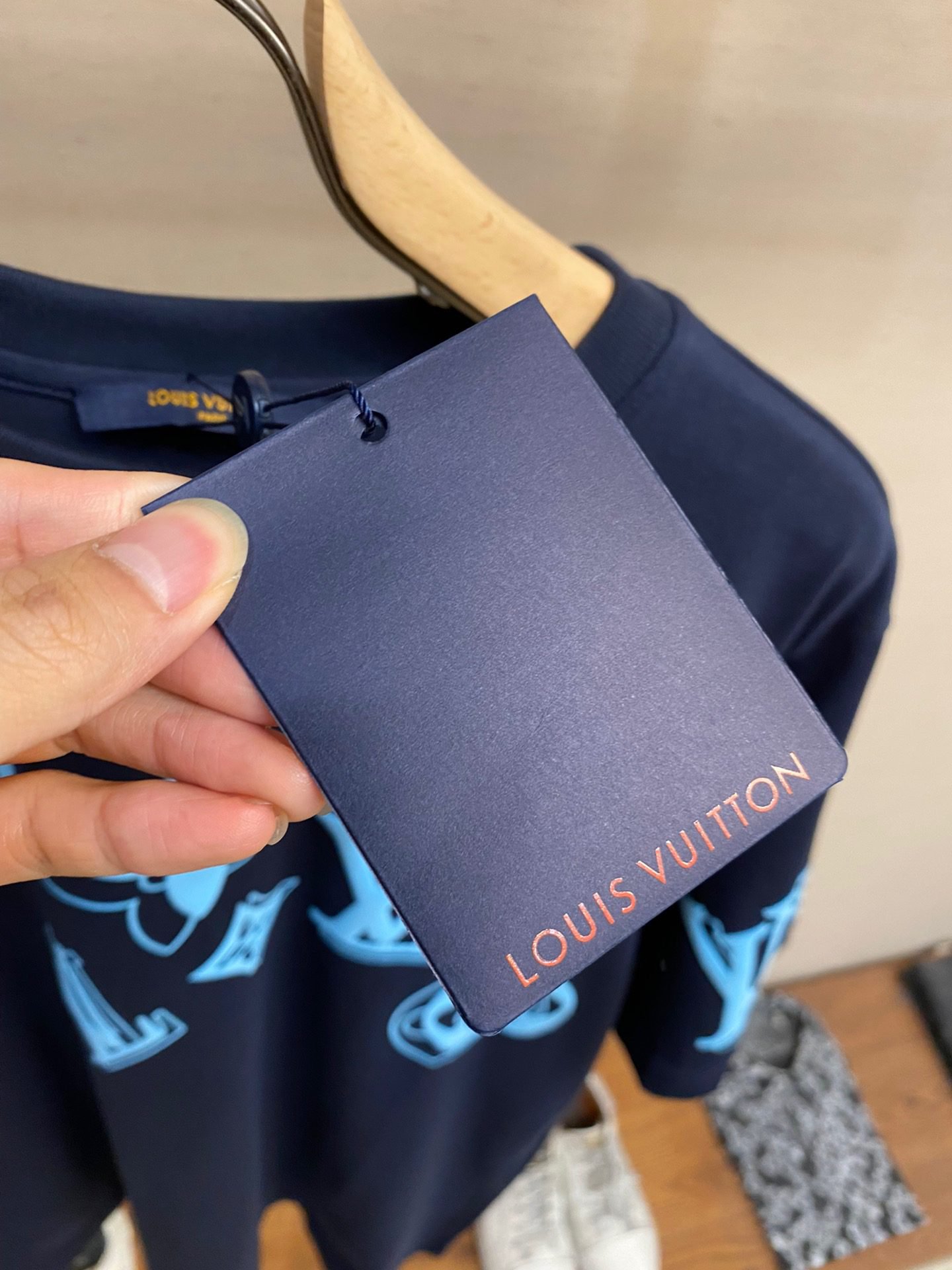 LV TSHIRT - Image 5