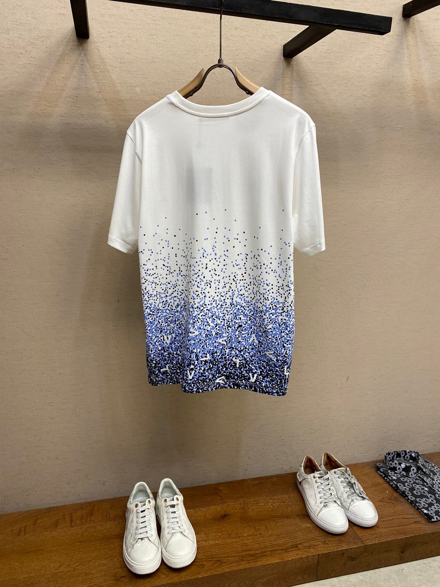 LV TSHIRT - Image 3