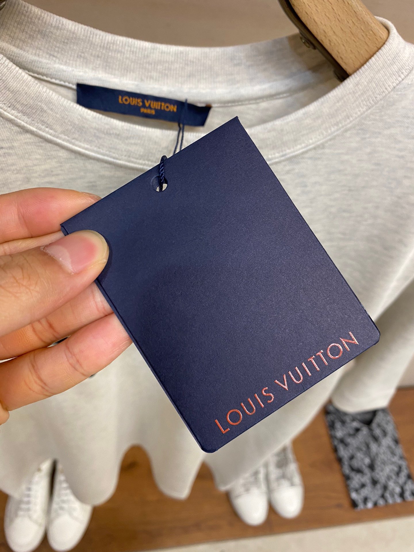 LV TSHIRT - Image 7