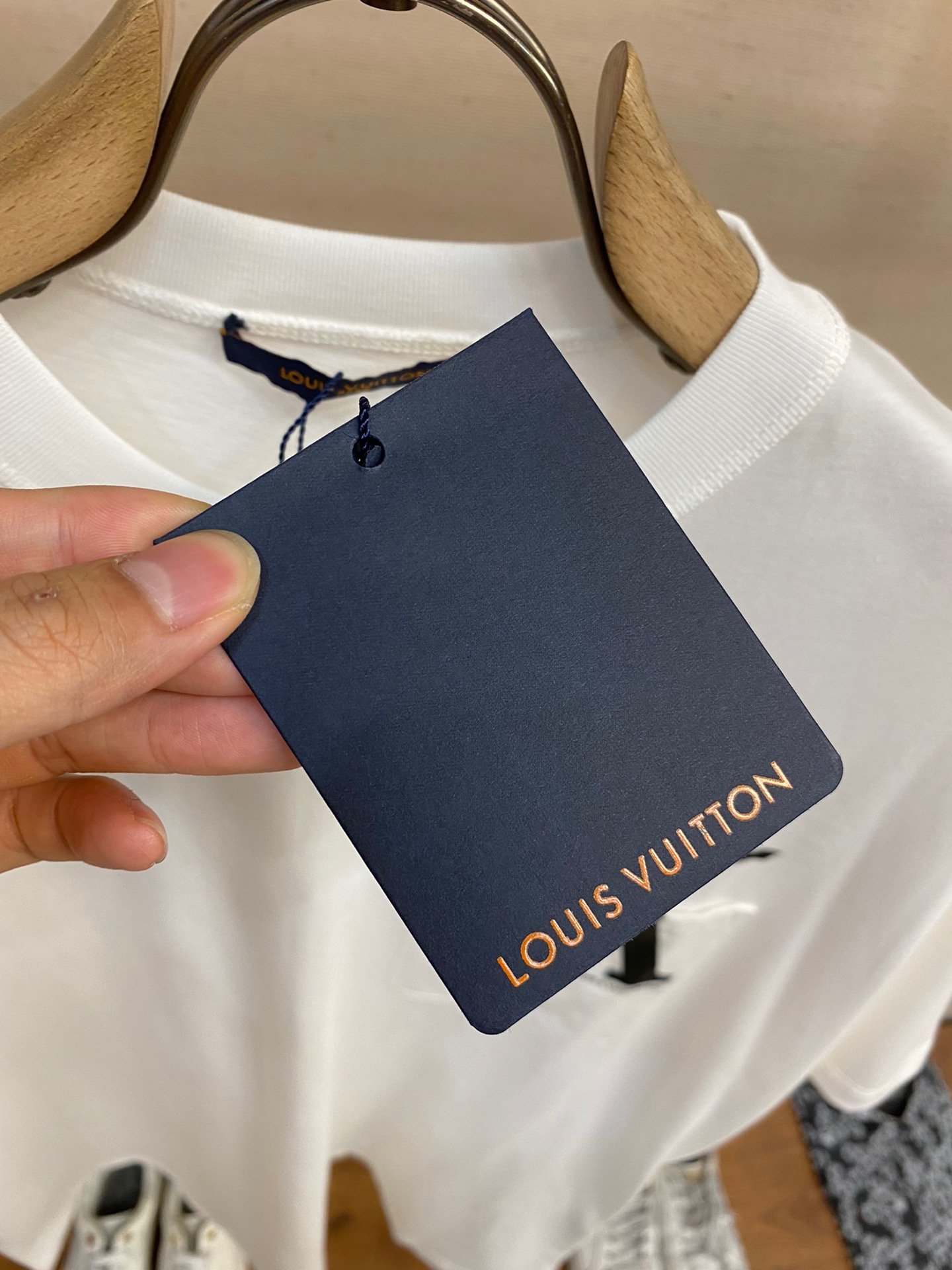 LV TSHIRT - Image 7