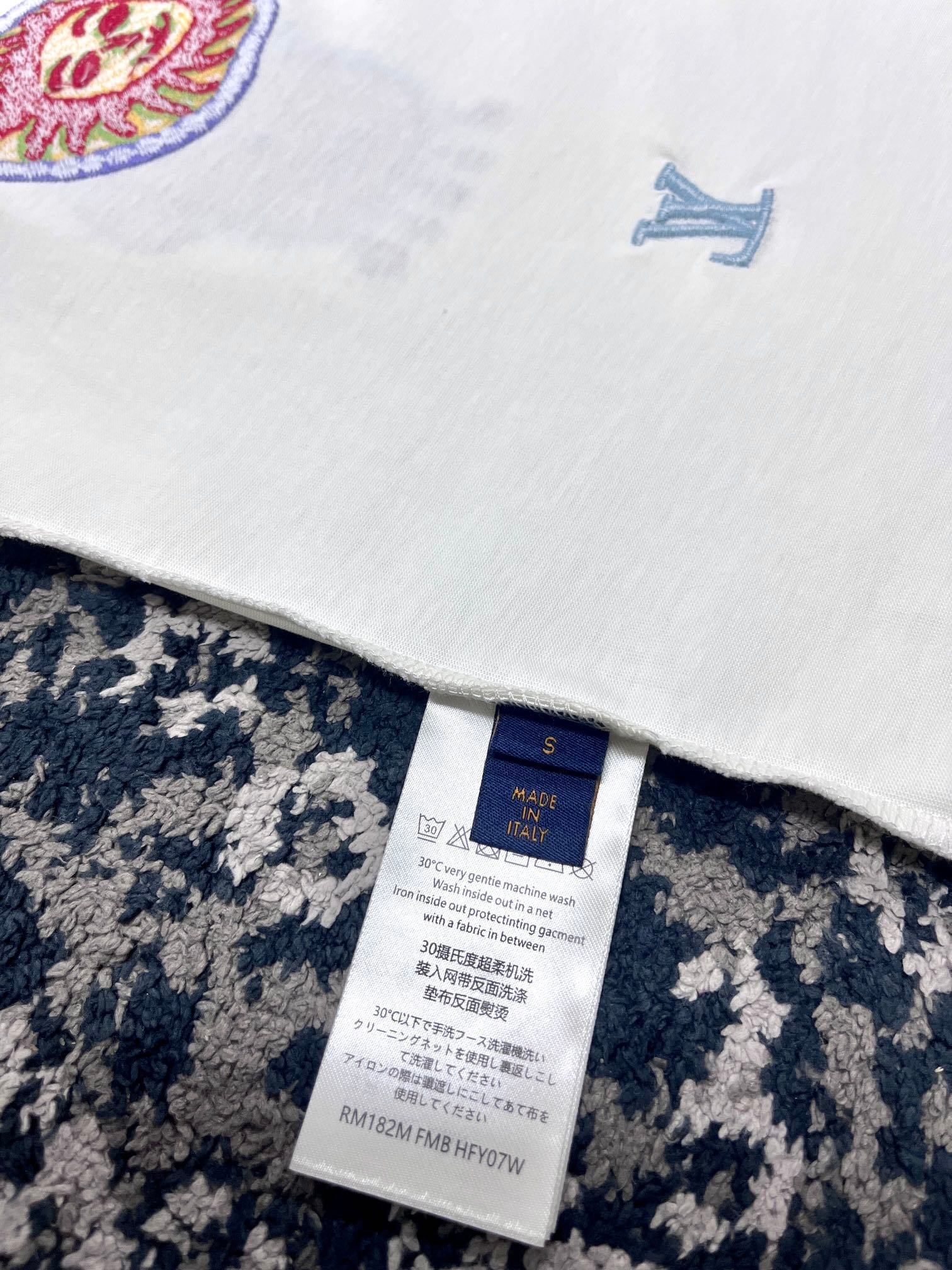 LV TSHIRT - Image 7