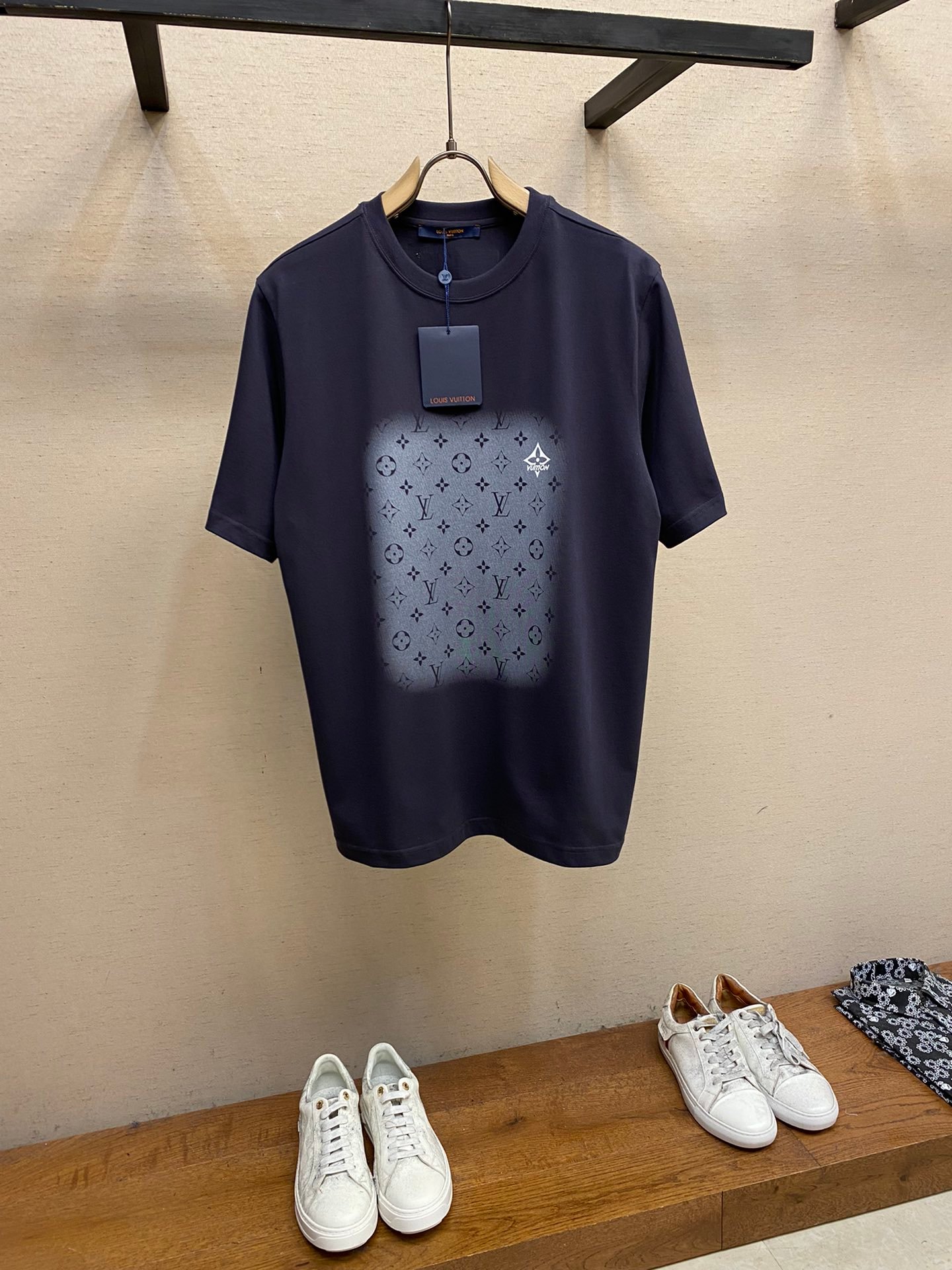 LV TSHIRT - Image 2