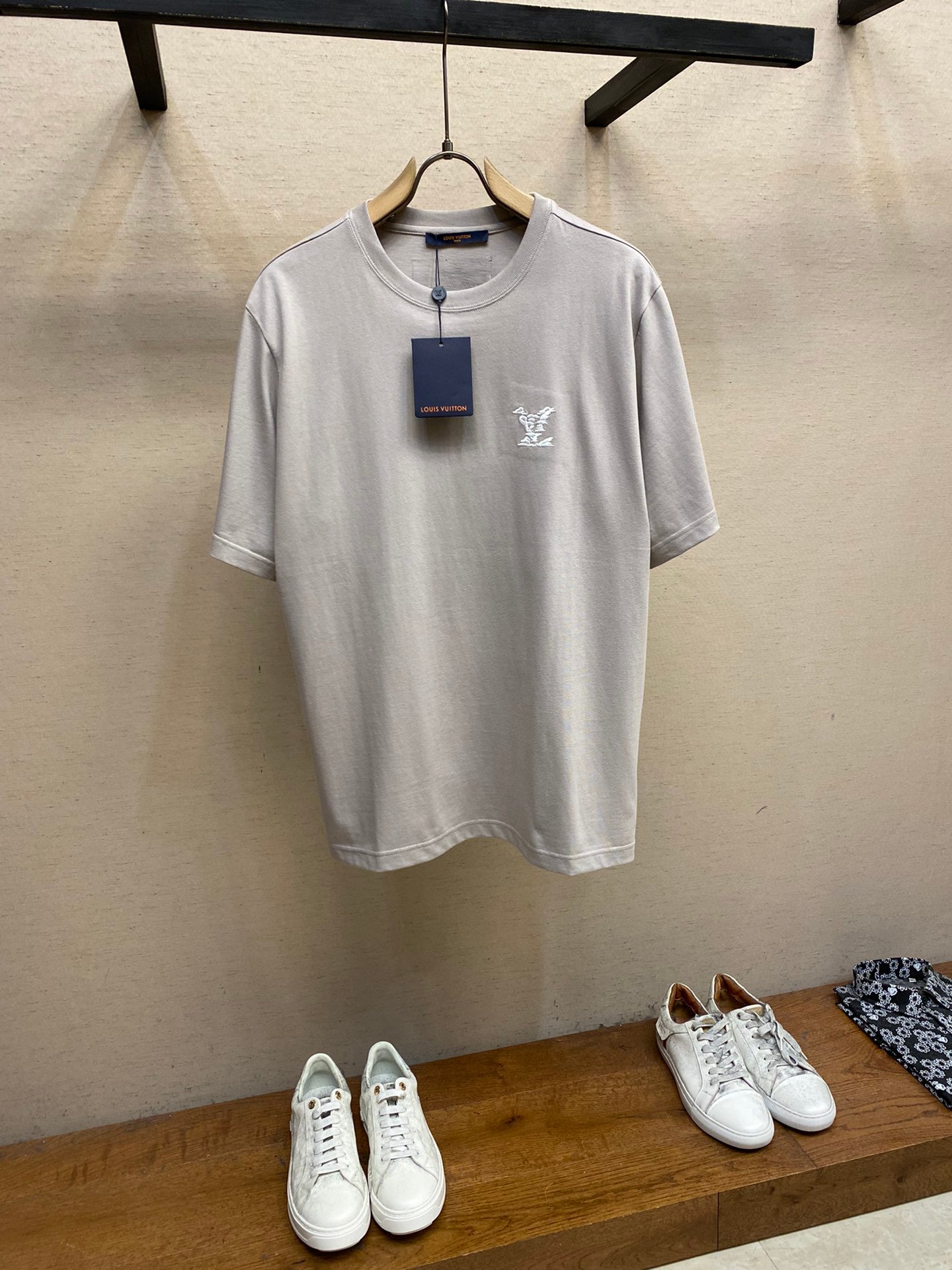 LV TSHIRT - Image 2