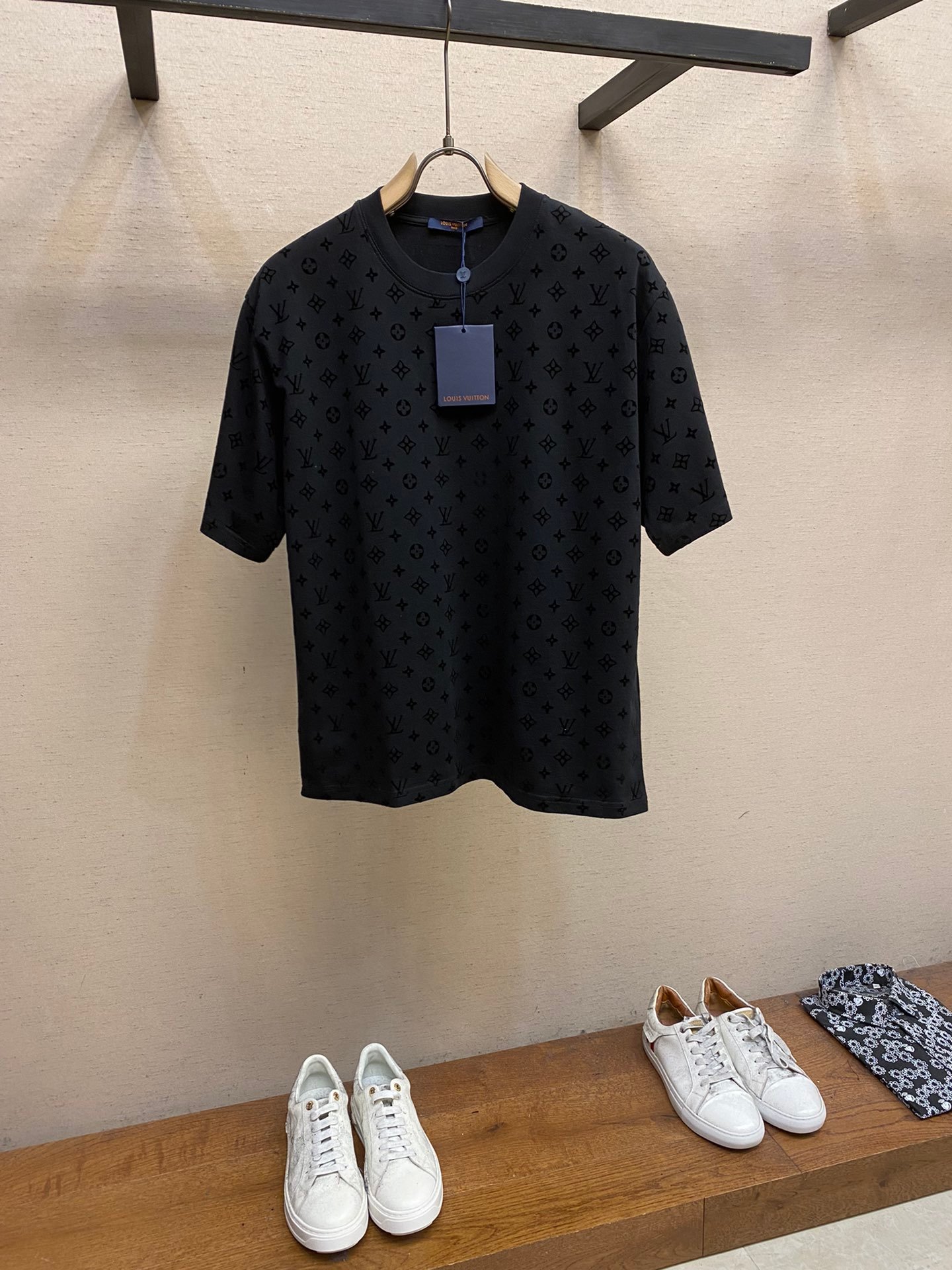 LV TSHIRT - Image 2