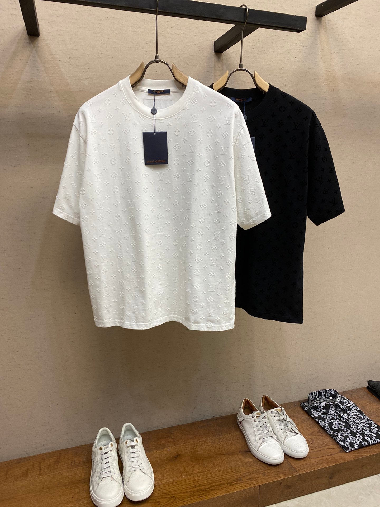 LV TSHIRT - Image 3