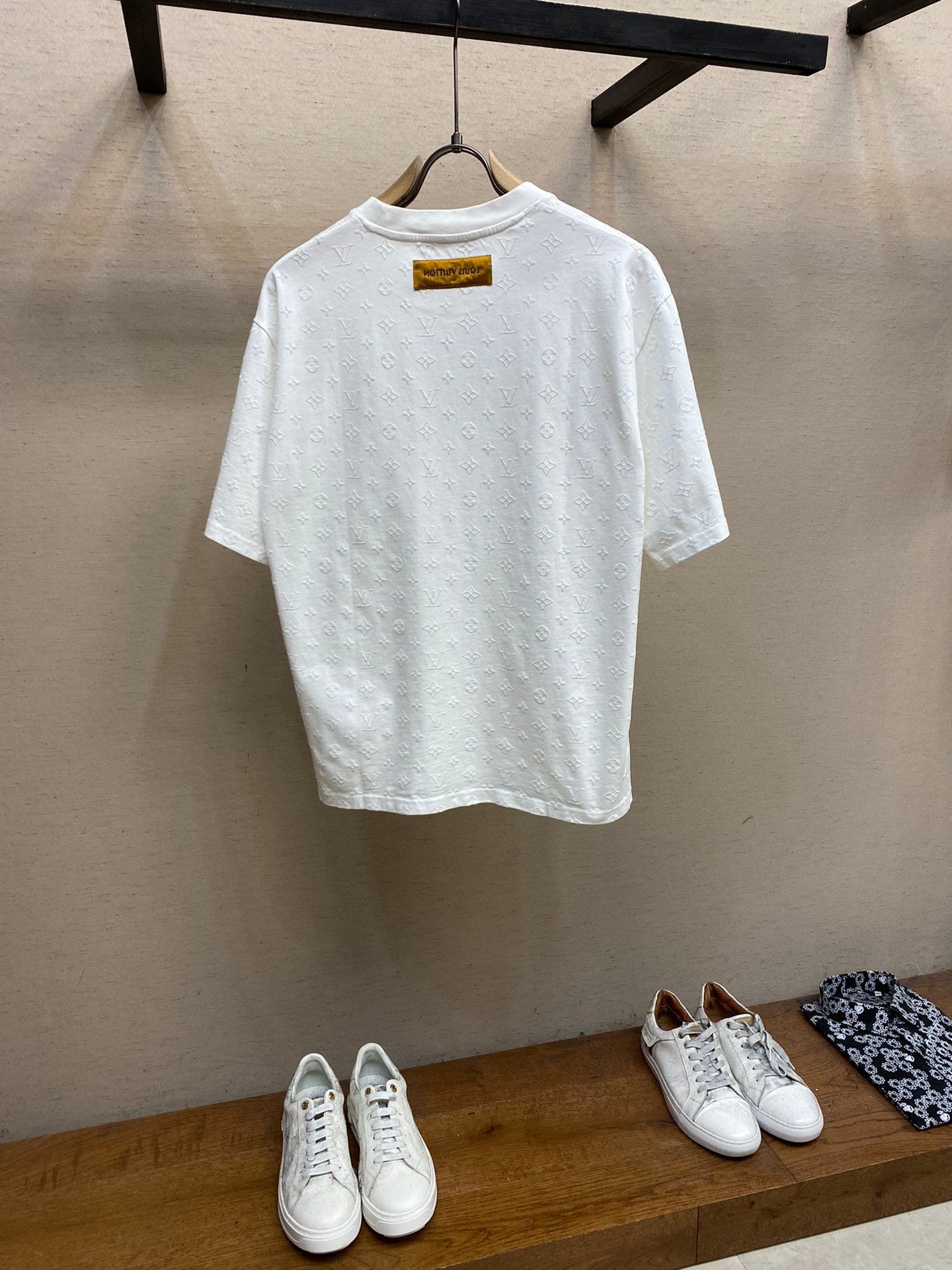 LV TSHIRT - Image 3