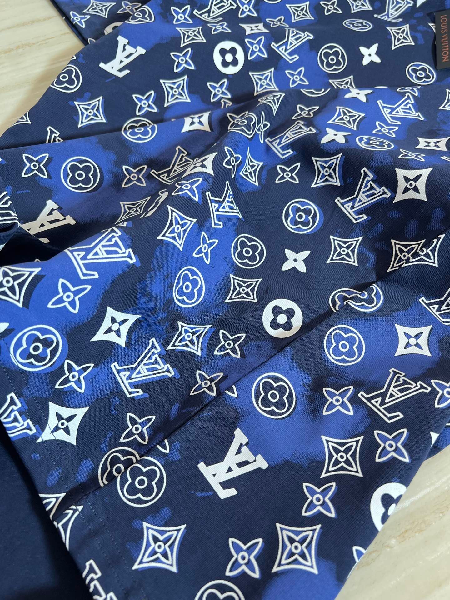 LV TSHIRT - Image 7