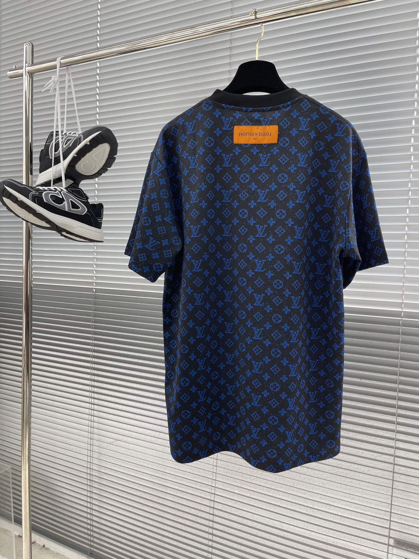 LV TSHIRT - Image 5