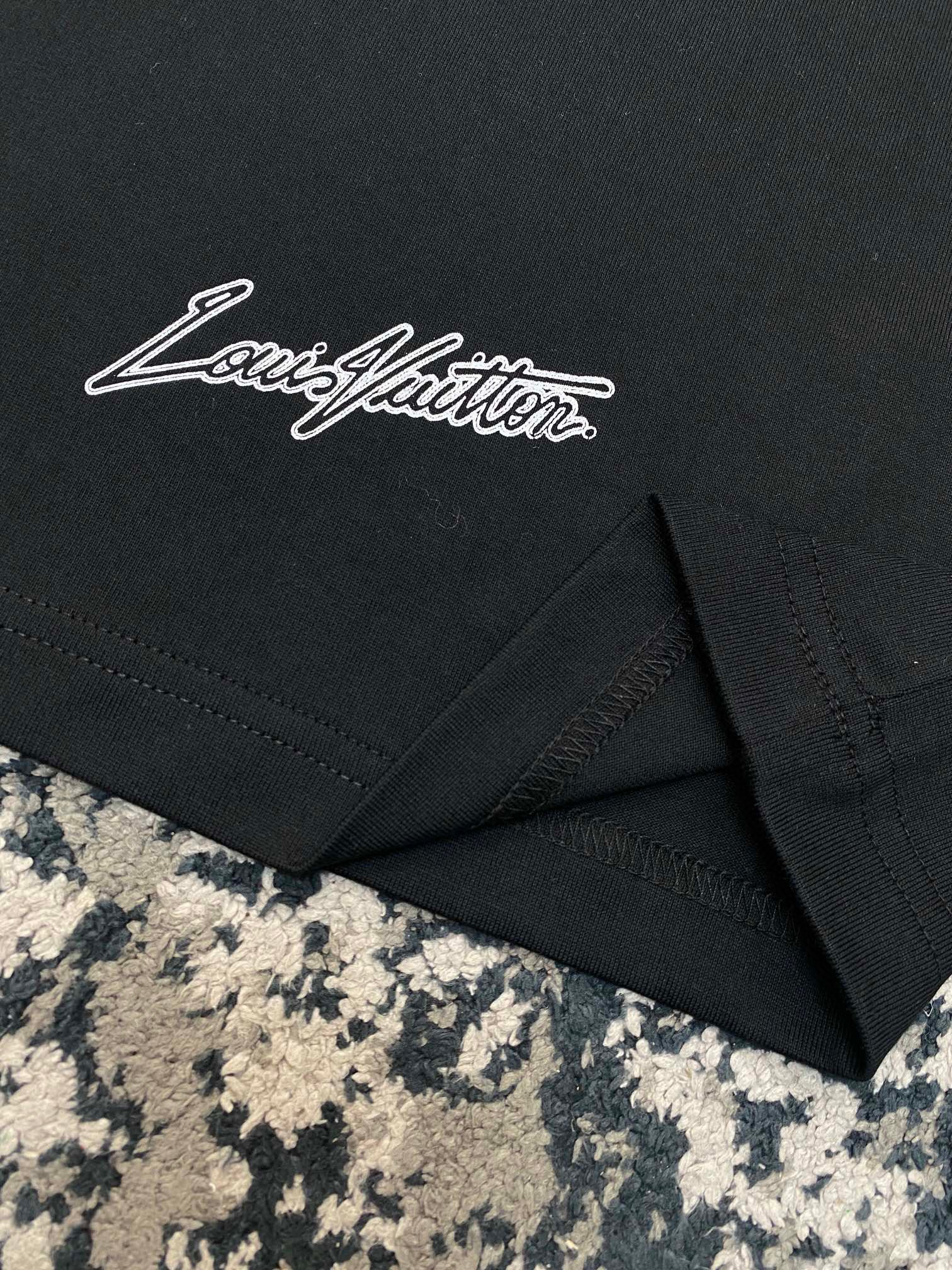 LV TSHIRT - Image 7