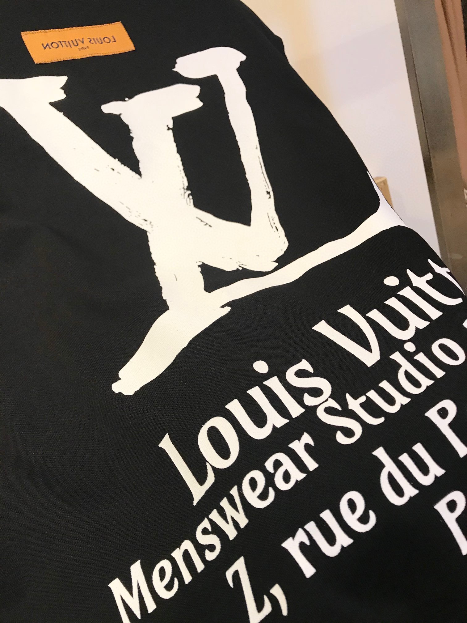 LV TSHIRT - Image 7