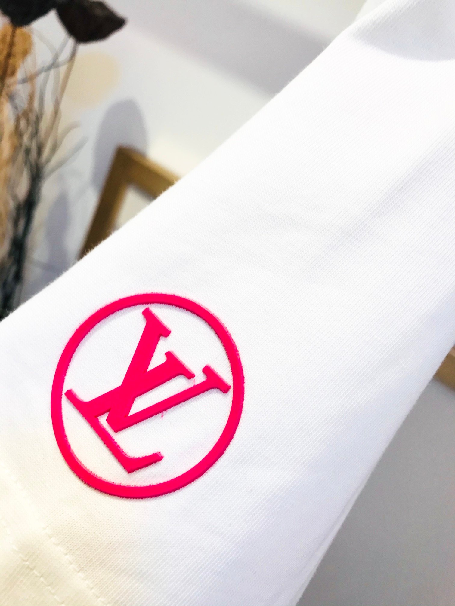 LV TSHIRT - Image 7