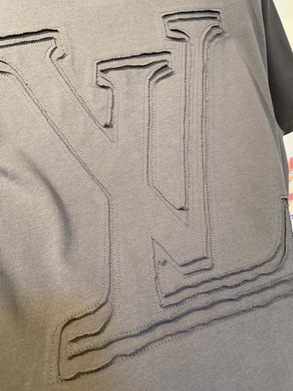 LV TSHIRT - Image 8