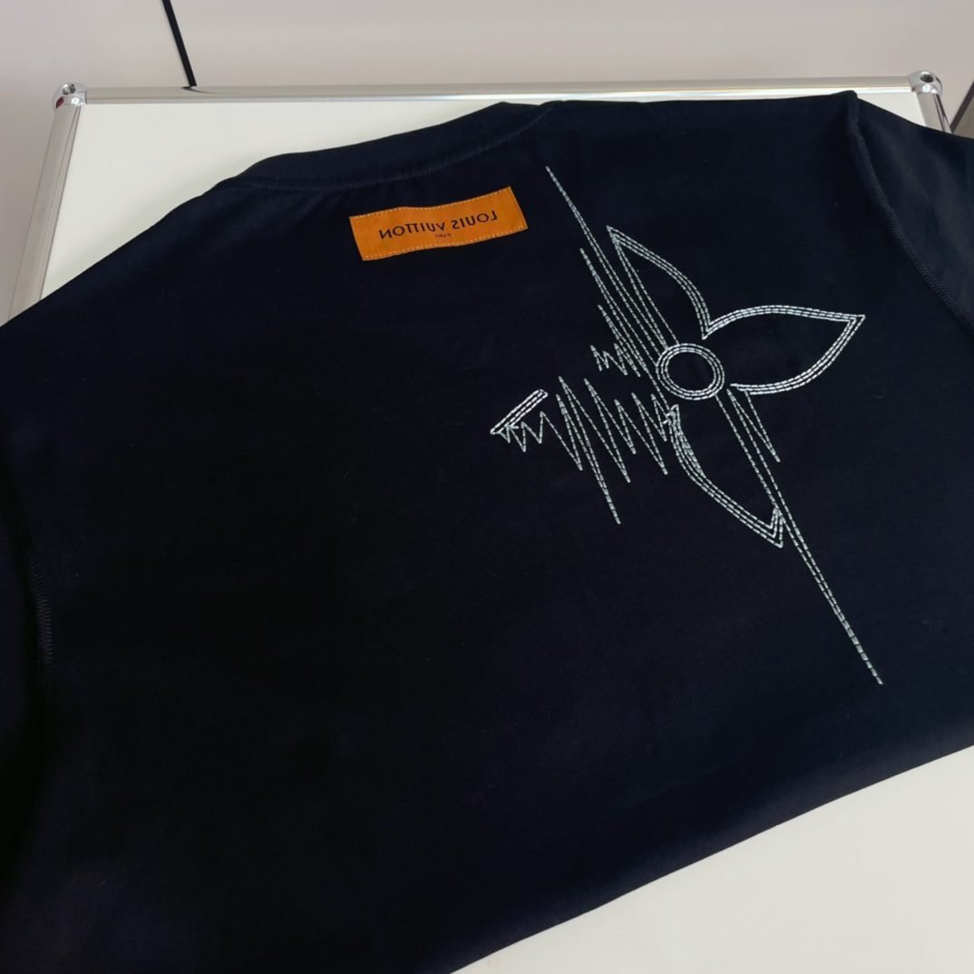 LV TSHIRT - Image 5