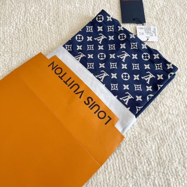 LV TSHIRT - Image 8