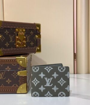 LV WALLET