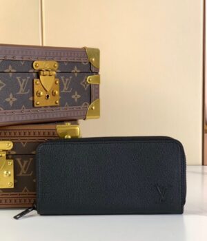 LV WALLET