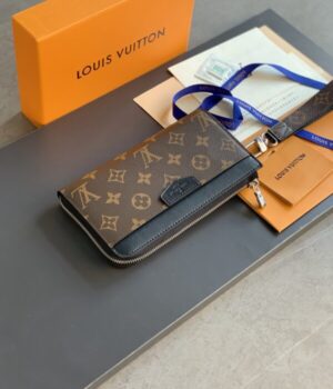 LV WALLET