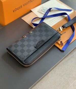 LV WALLET