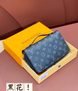 LV WALLET