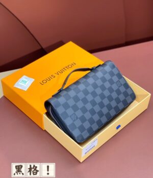 LV WALLET
