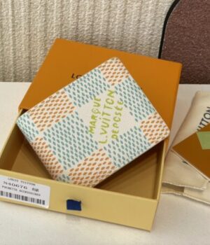 LV WALLET