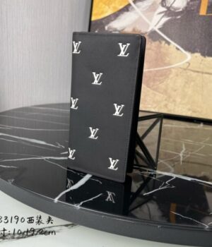 LV WALLET