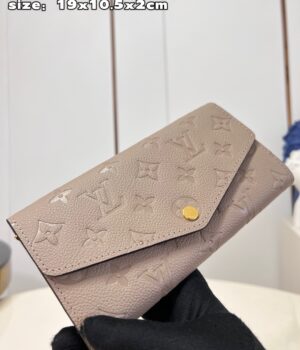 LV WALLET