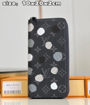 LV WALLET