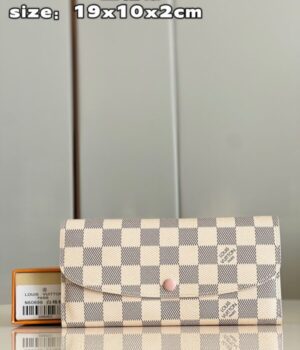 LV WALLET