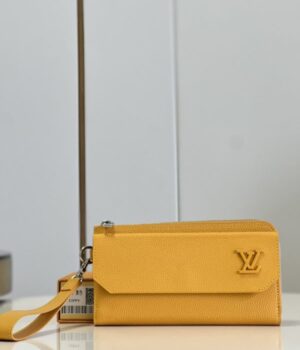LV WALLET